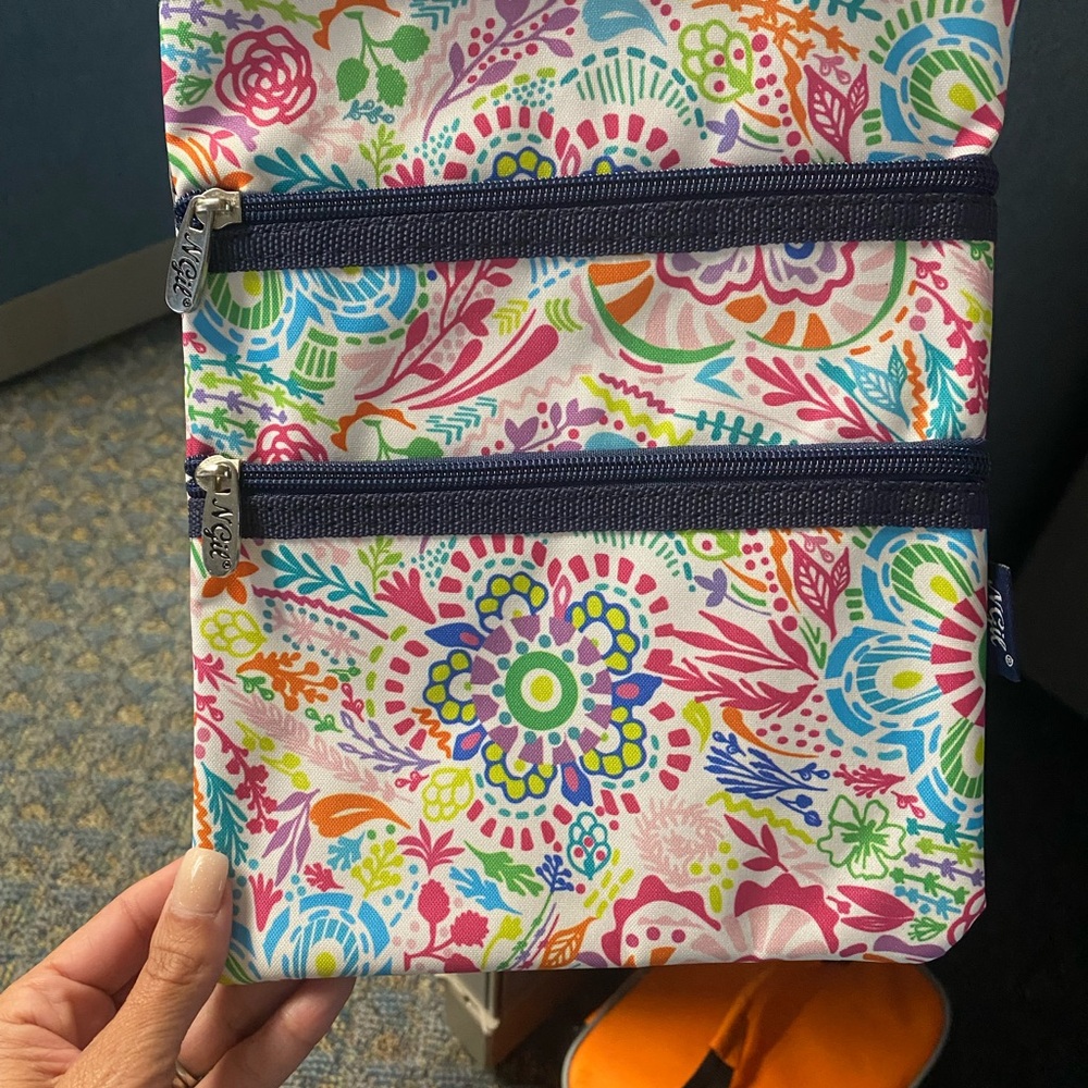 Floral Multi-Color Bag with Zipper BRAND NEW also has an adjustable strap